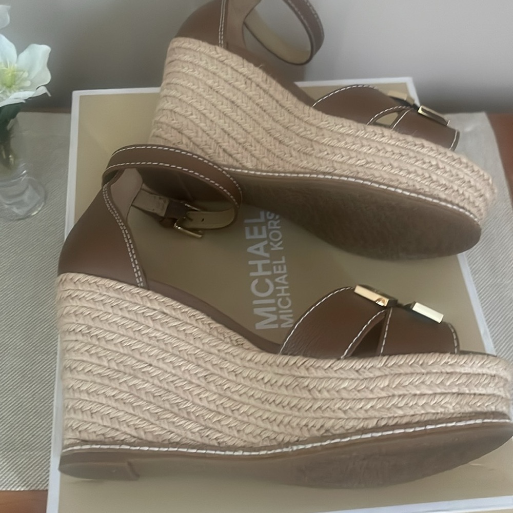 New Condition in box -Michael Kors Brown and Gold Wedge Sandals with Bow Detail - Picture 7 of 7